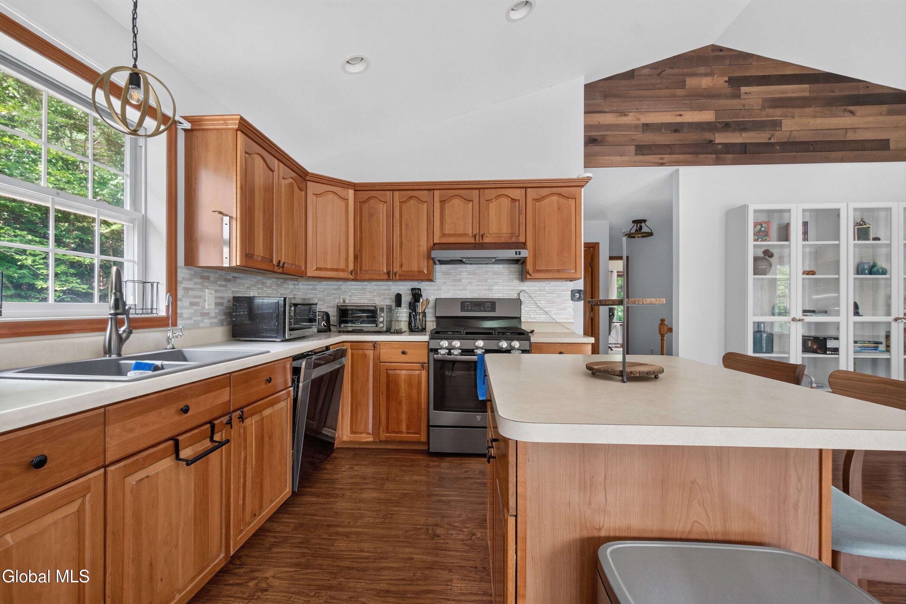 99 Kings Road Hadley, NY 12822 - Photo 13 of 44 14-DSC06683