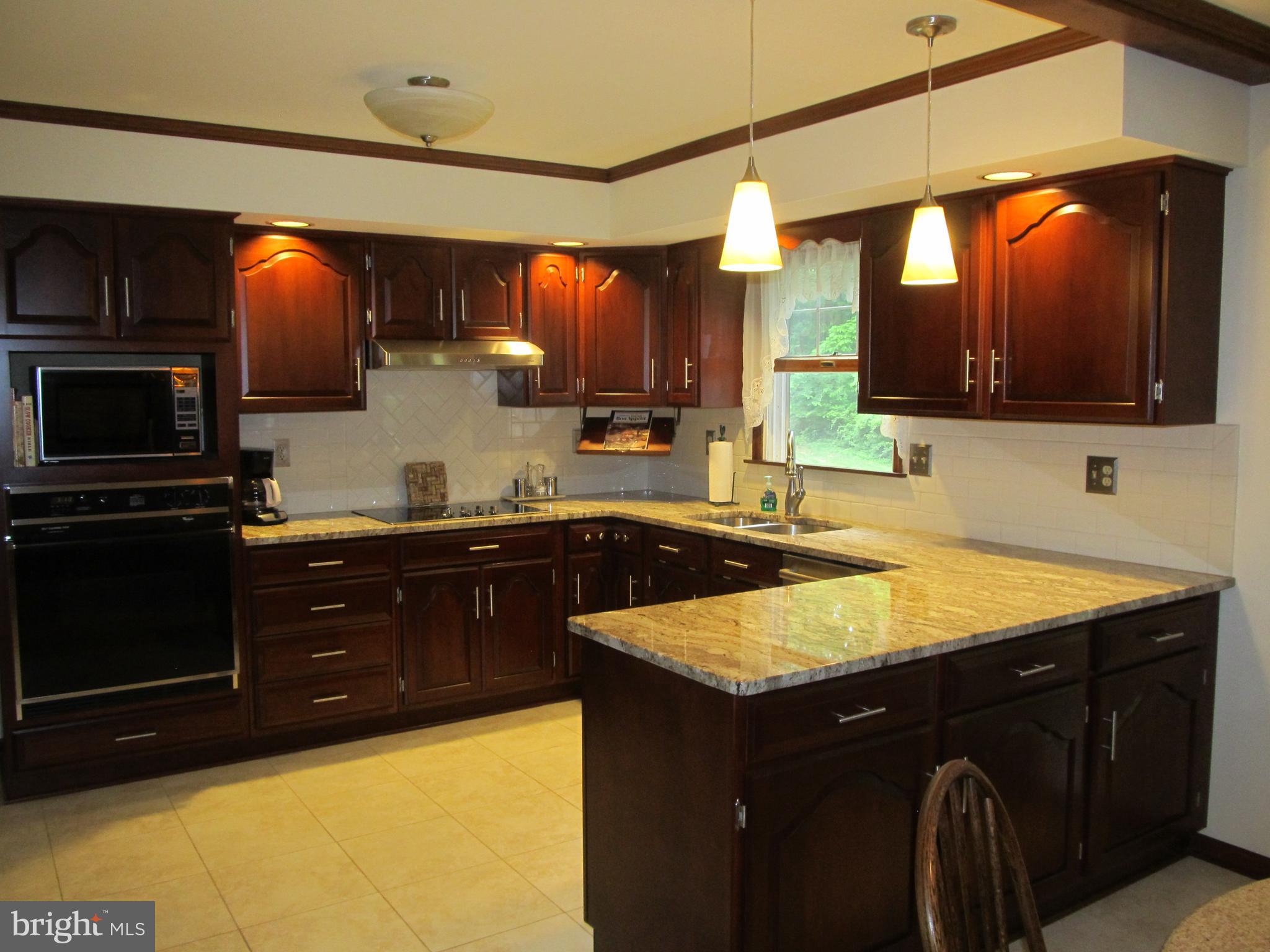 5 Ridgecliff Court Kingsville, MD 21087 - Photo 23 of 43 Plenty of pretty cabinets