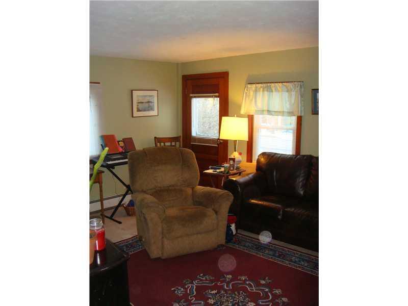 210 Middle Road Boothbay Harbor, ME 04538 - Photo 13 of 19 Living Room.