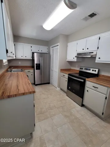 $1,900 | 1425 South Gay Avenue, Panama City, FL 32404