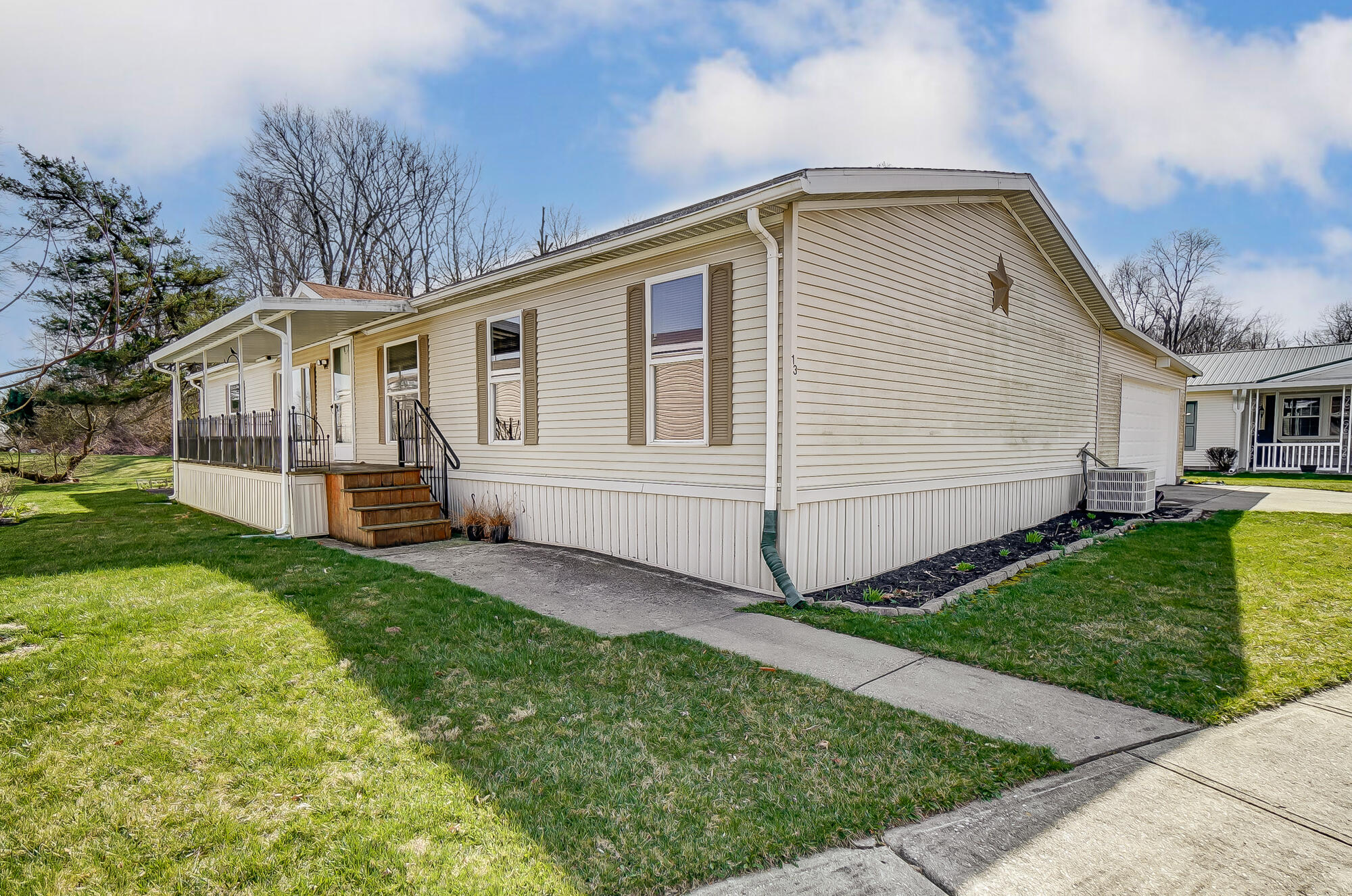 13 Cherry Lane Springfield, OH 45504 - Photo 4 of 47