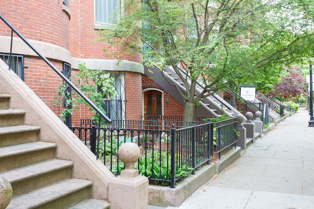 20 Braddock Park, Unit A Boston, MA 02116 - Photo 15 of 18