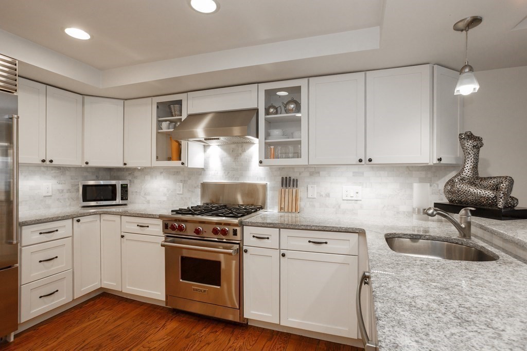 20 Braddock Park, Unit A Boston, MA 02116 - Photo 3 of 18