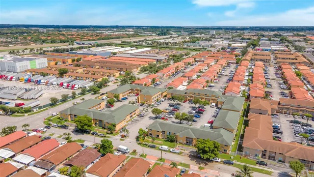 $2,200 | 7935 West 30th Court, Unit 108, Hialeah, FL 33018