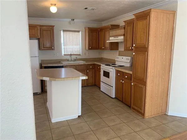 $1,695 | 5737 Franklin Avenue, New Orleans, LA 70122
