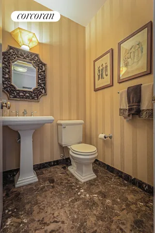 $2,800,000 | 2 Columbus Avenue, Unit 31C | Upper West Side