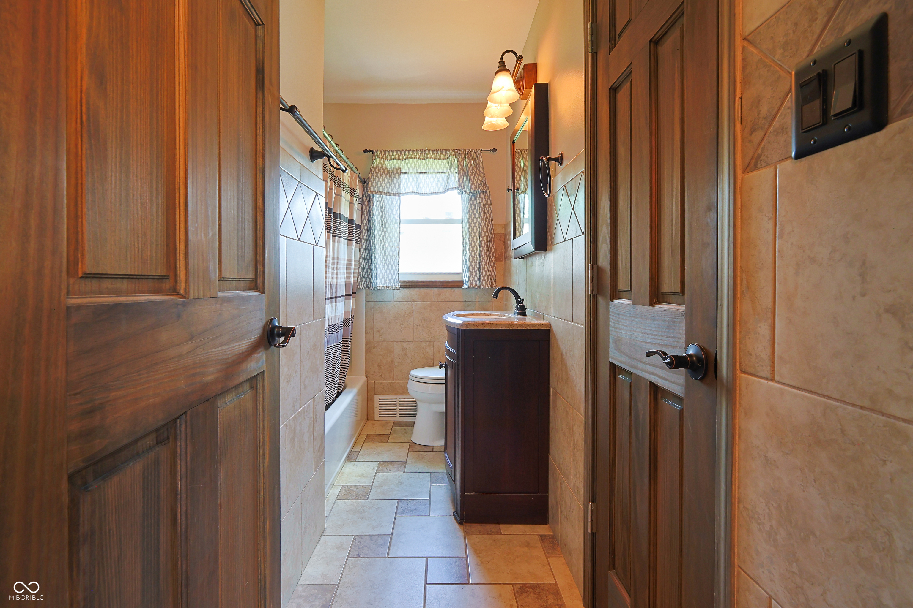 2341 Indiana Avenue Columbus, IN 47201 - Photo 17 of 35