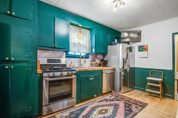 $3,000 | 4420 South Rhett Avenue, North Charleston, SC 29405