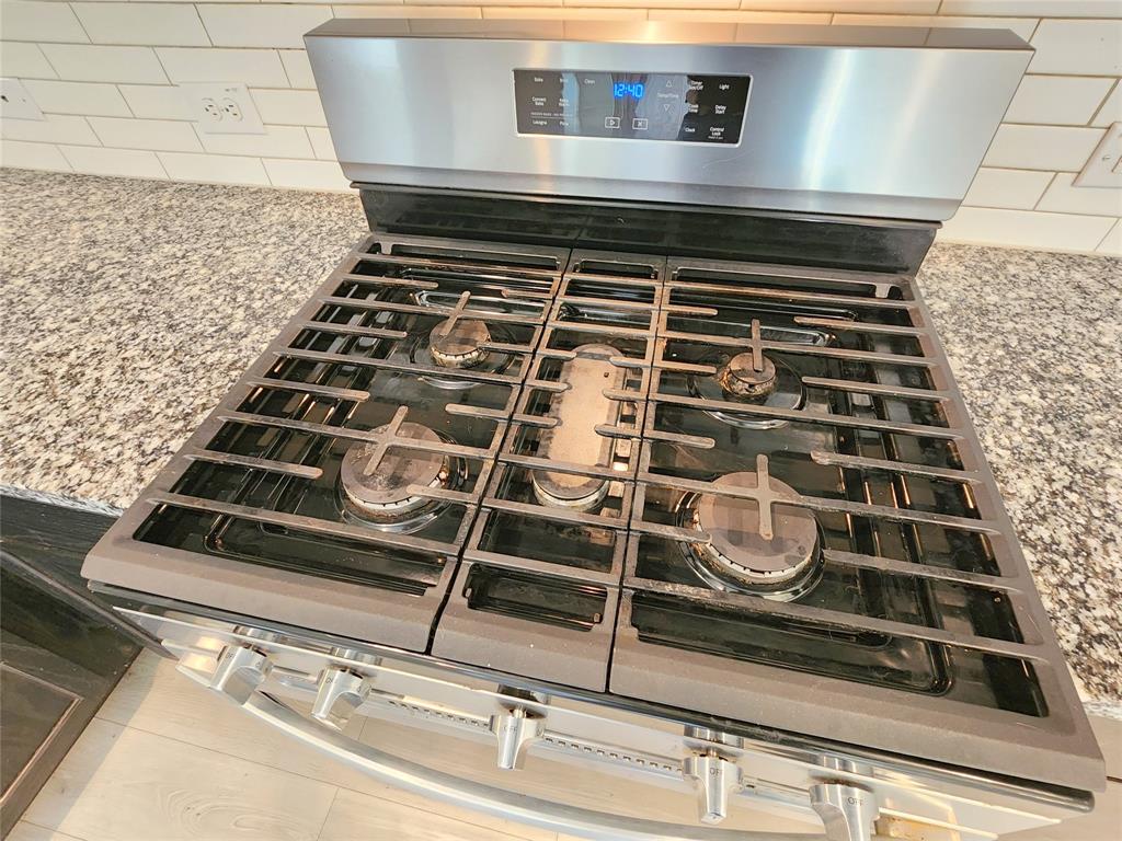 2124 Hobby Drive Forney, TX 75126 - Photo 17 of 40 Gas cooktop