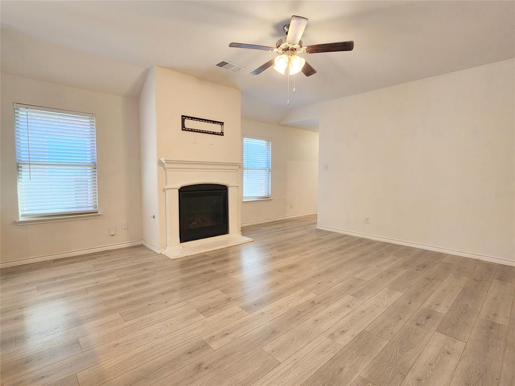 2124 Hobby Drive Forney, TX 75126 - Photo 9 of 40