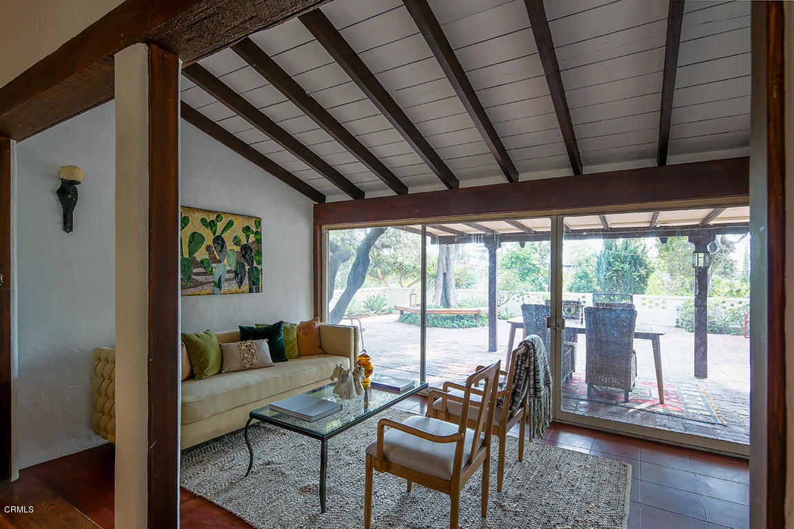 2024 Skyview Drive Altadena, CA 91001 - Photo 8 of 53 09