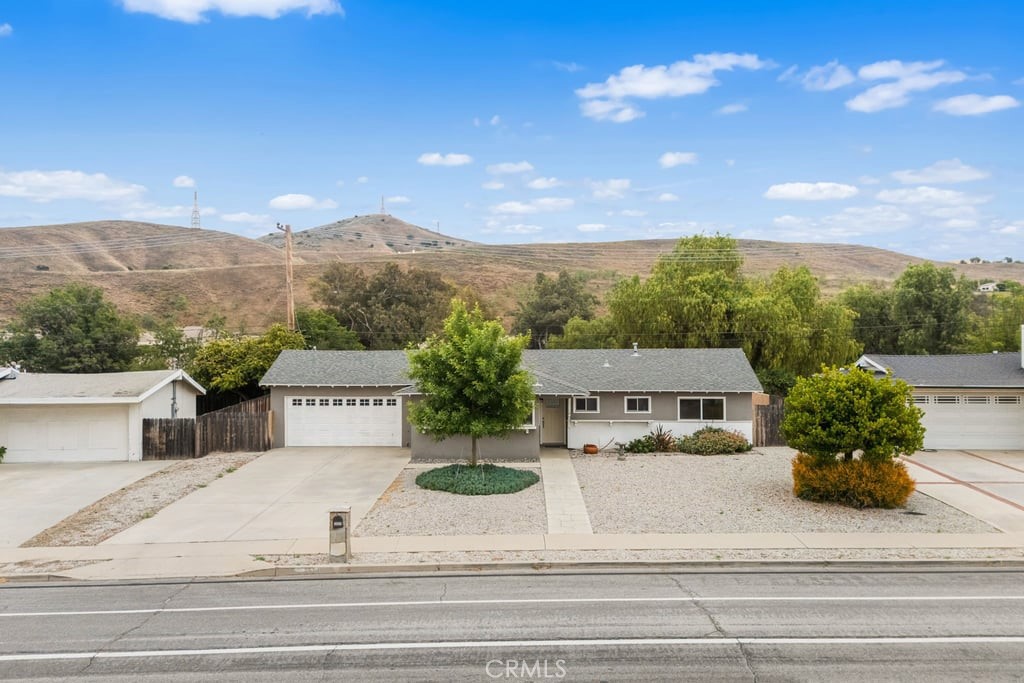 3554 Royal Simi Valley, CA 93063 - Photo 7 of 56