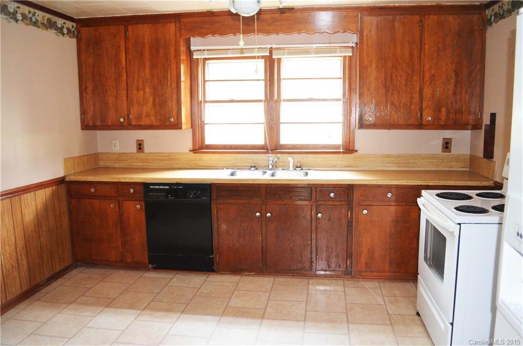 1052 Smyre Farm Road Newton, NC 28658 - Photo 6 of 15 Gallery Image 6