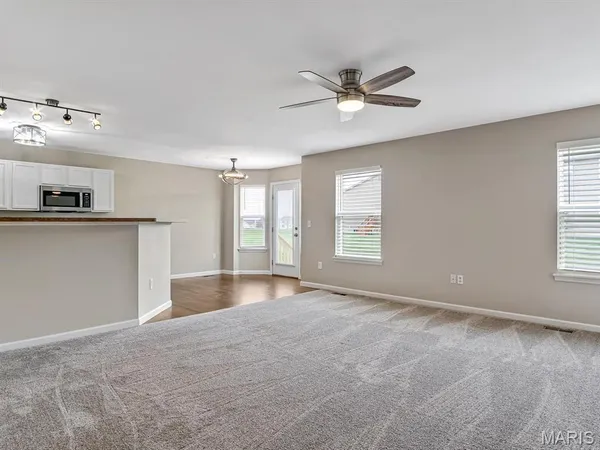 $2,700 | 863 Harbor Woods Drive, Fairview Heights, IL 62208