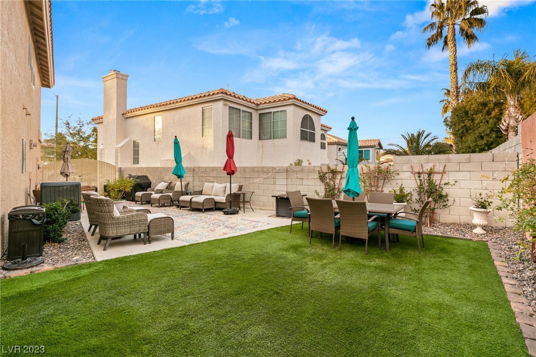 4 Rising Sun Court Henderson, NV 89074 - Photo 8 of 47 Gallery Image 8