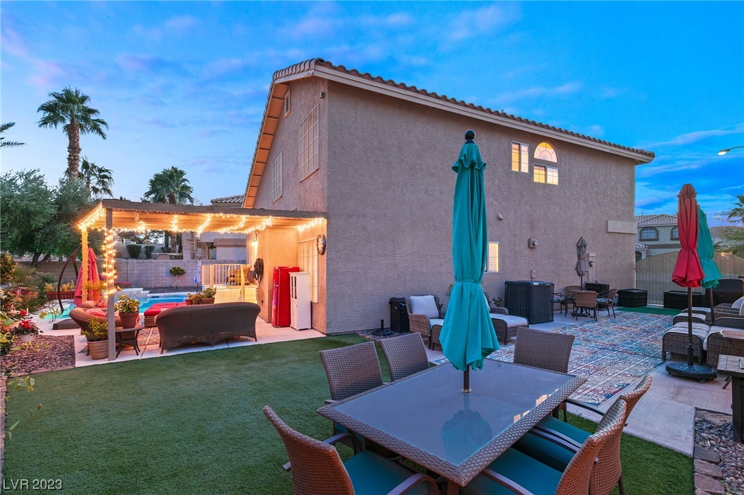 4 Rising Sun Court Henderson, NV 89074 - Photo 10 of 47 Gallery Image 10