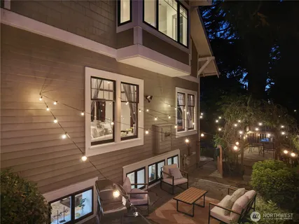 $1,370,000 | 3307 East Pike Street, Seattle, WA 98122