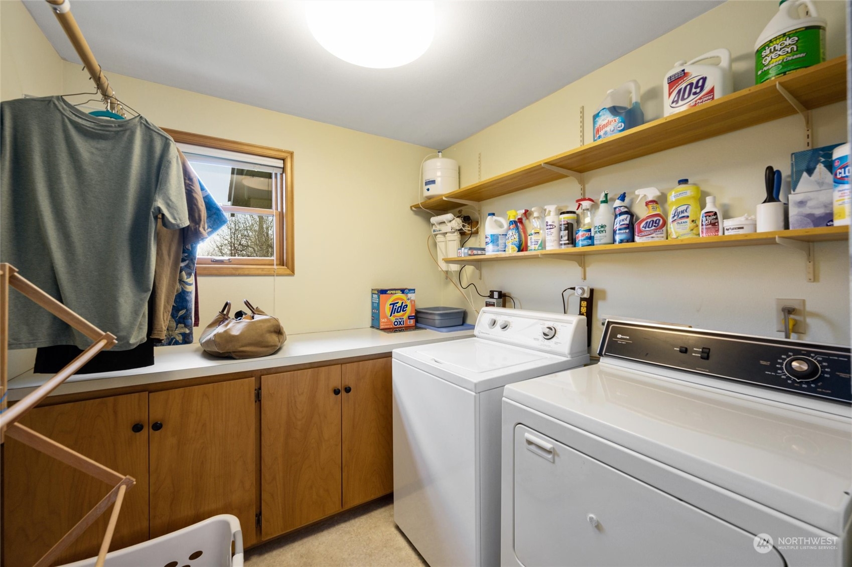 6002 Aldrich Road Bellingham, WA 98226 - Photo 16 of 30 a utility room with dryer and washer