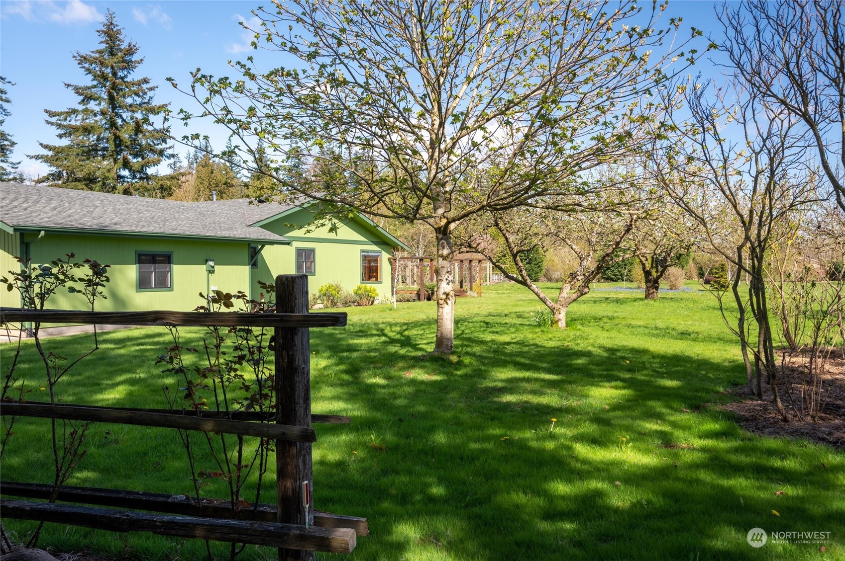 6002 Aldrich Road Bellingham, WA 98226 - Photo 27 of 30 a front view of a house with garden