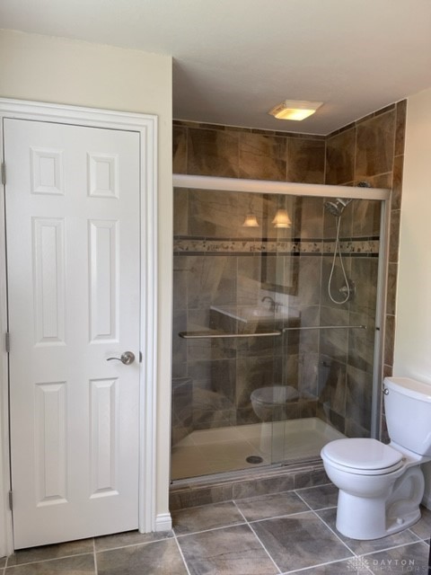 300 Village Square Road Centerville, OH 45458 - Photo 15 of 26 Owners Suite Glamour Bath