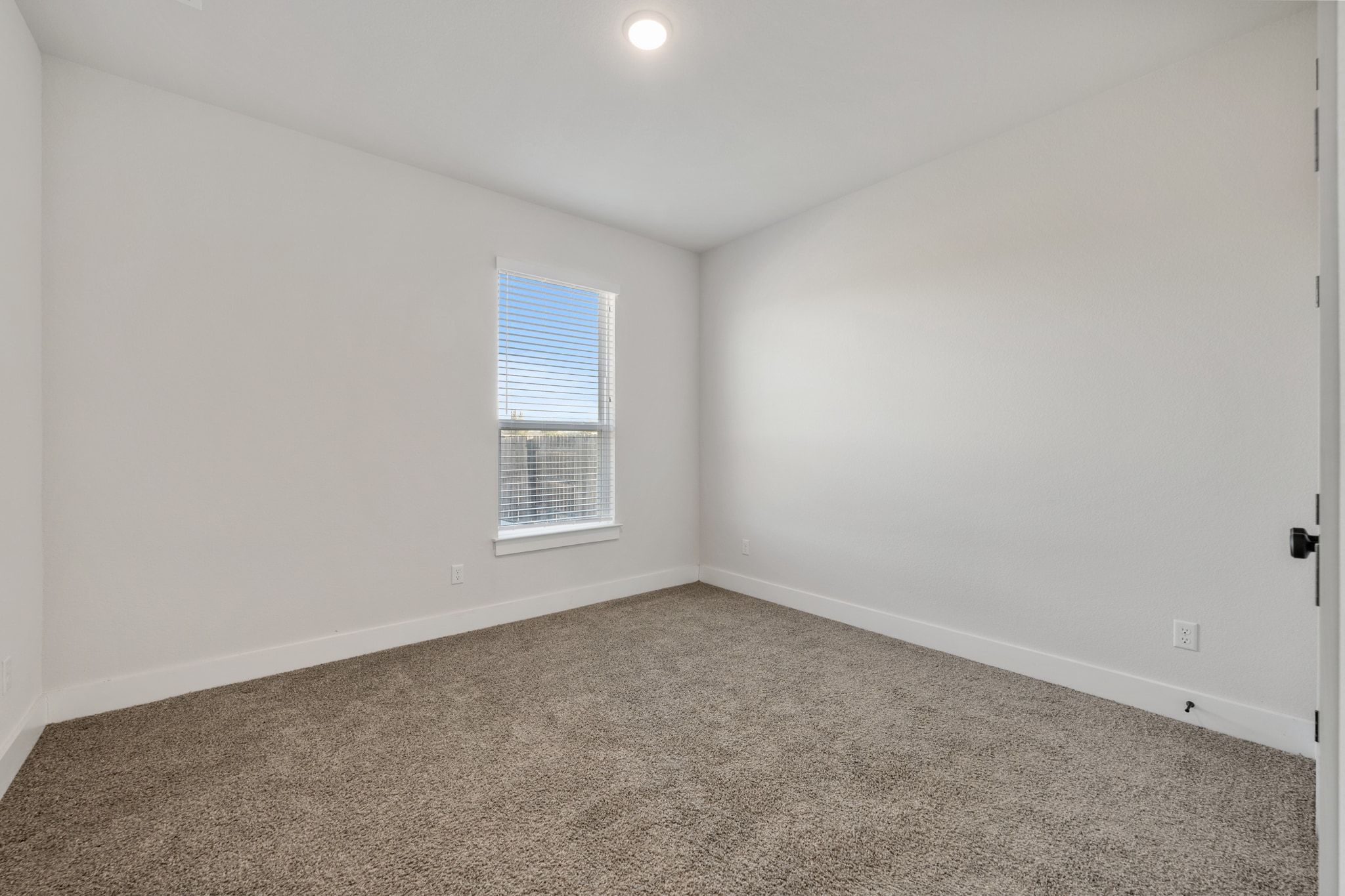 957 Arrowhead Ranch Boulevard Dripping Springs, TX 78620 - Photo 18 of 31 Guest bedroom #3
