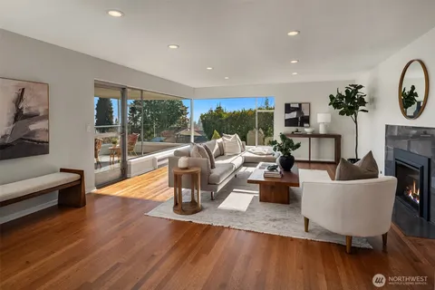 $2,370,000 | 6070 Seward Park Avenue South, Seattle, WA 98118