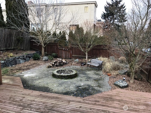 1920 East Jefferson Street, Unit B Seattle, WA 98122 - Photo 8 of 9 a view of a backyard with plants and trees