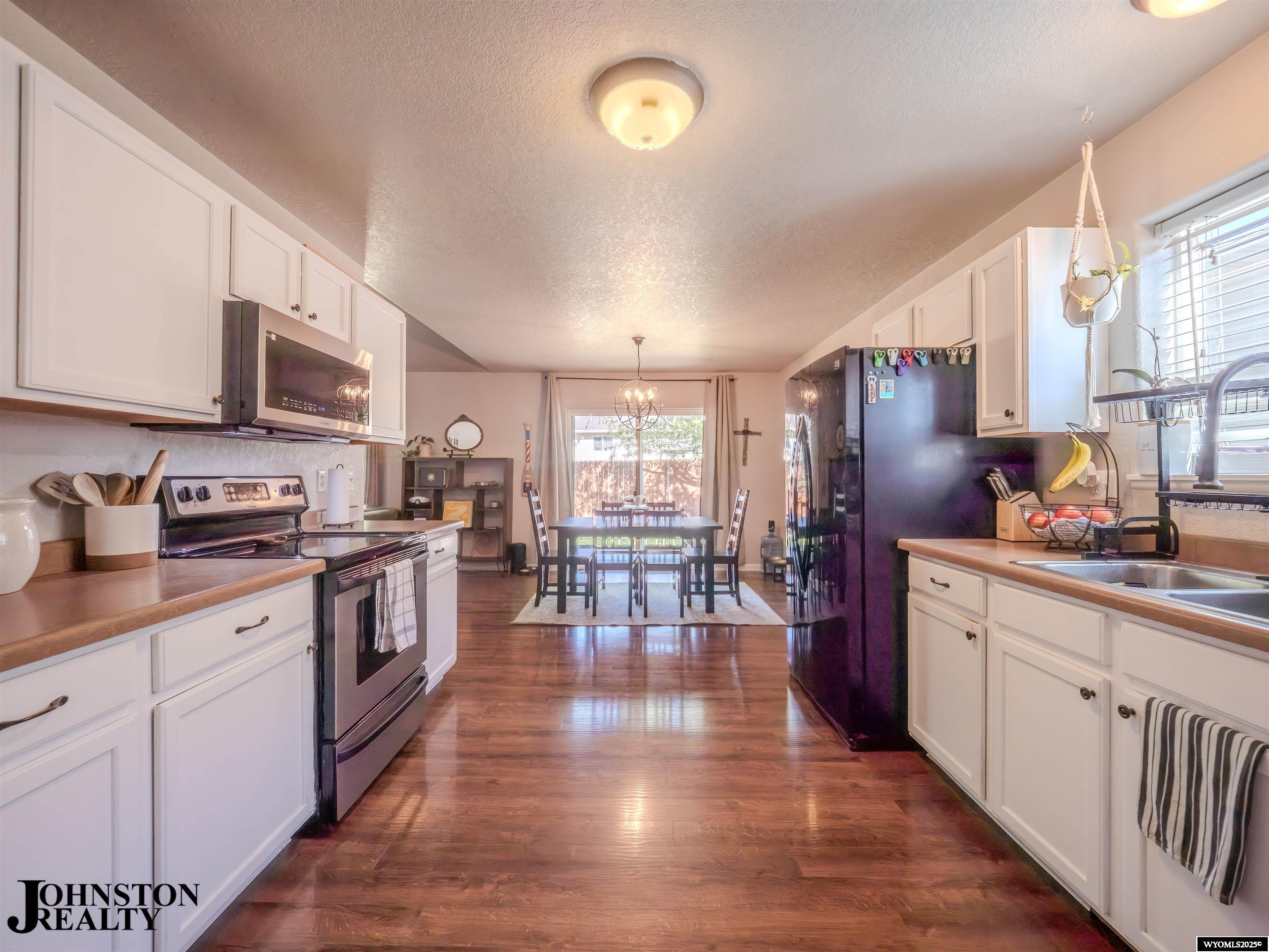 208 Bow Street Douglas, WY 82633 - Photo 11 of 49