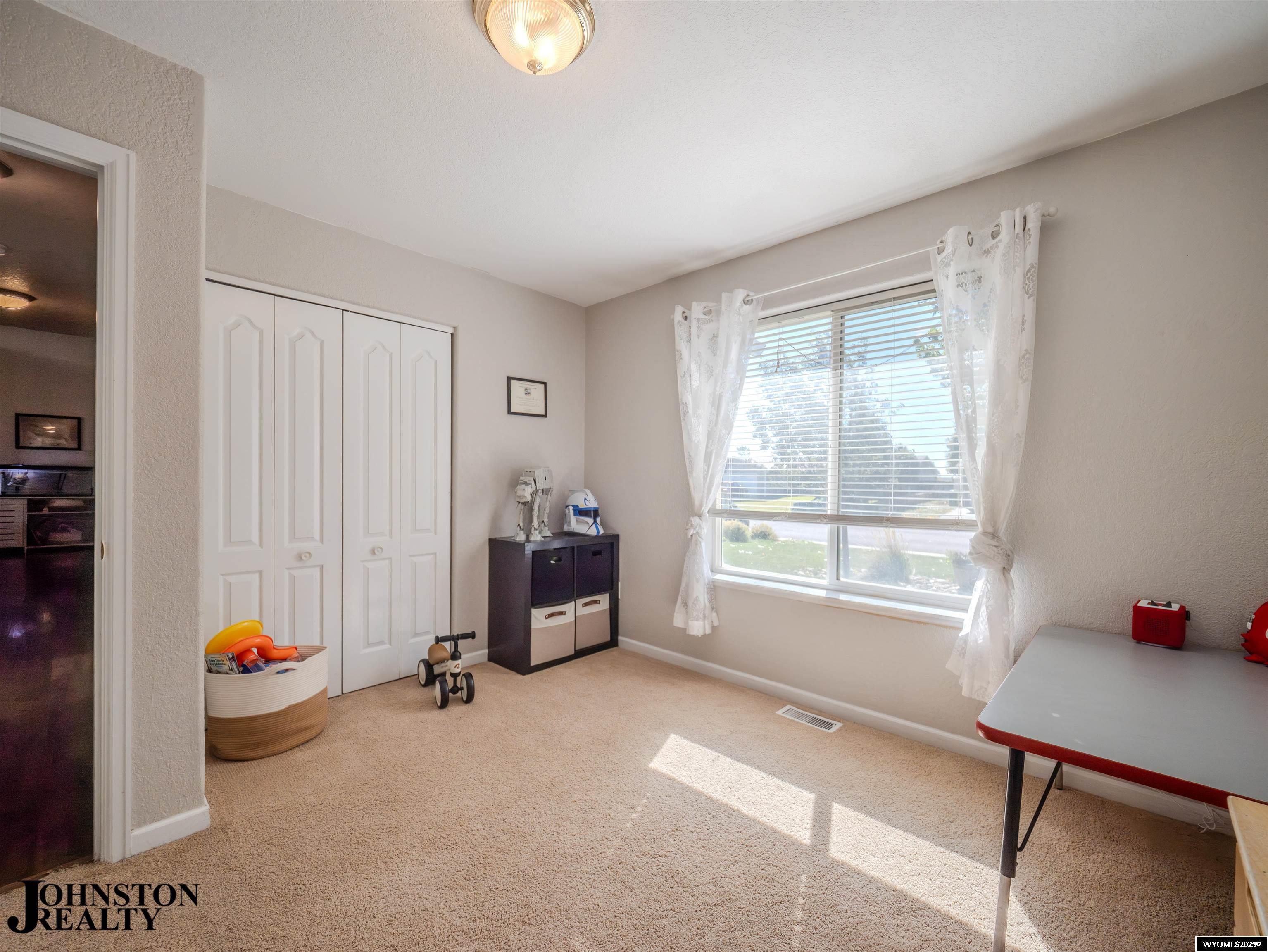 208 Bow Street Douglas, WY 82633 - Photo 25 of 49