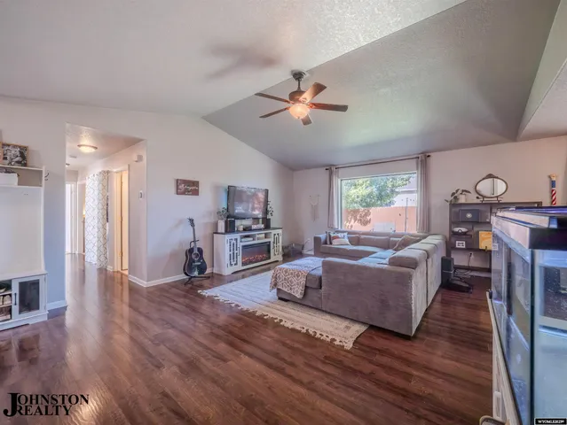 $430,000 | 208 Bow Street, Douglas, WY 82633