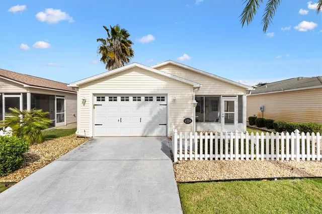 $285,000 | 1358 Hollyberry Place, The Villages, FL 32162