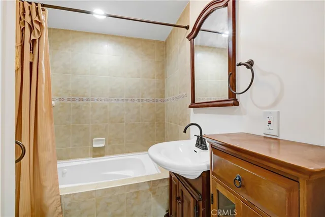 $1,195,000 | 5526 West 117th Street, Inglewood, CA 90304