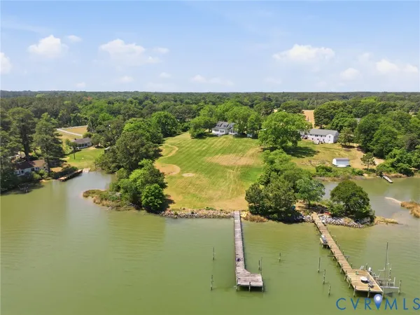 $774,950 | 443 Locklies Creek Road, Topping, VA 23169