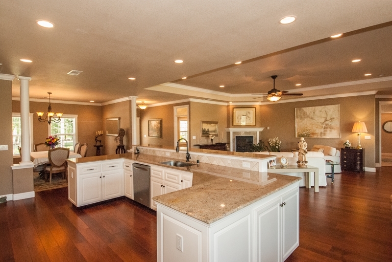 5627 Monte Vista Road Anderson, CA 96007 - Photo 8 of 34 Kitchen to greatroom