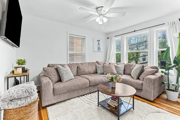 $3,300 | 41 Harbor Street, Unit 2, Salem, MA 01970