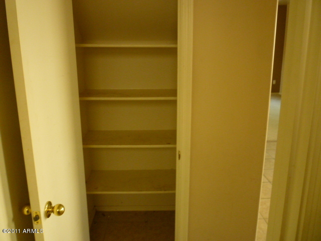 4234 West Carter Road Phoenix, AZ 85041 - Photo 12 of 25 023-172090 - Linen closet