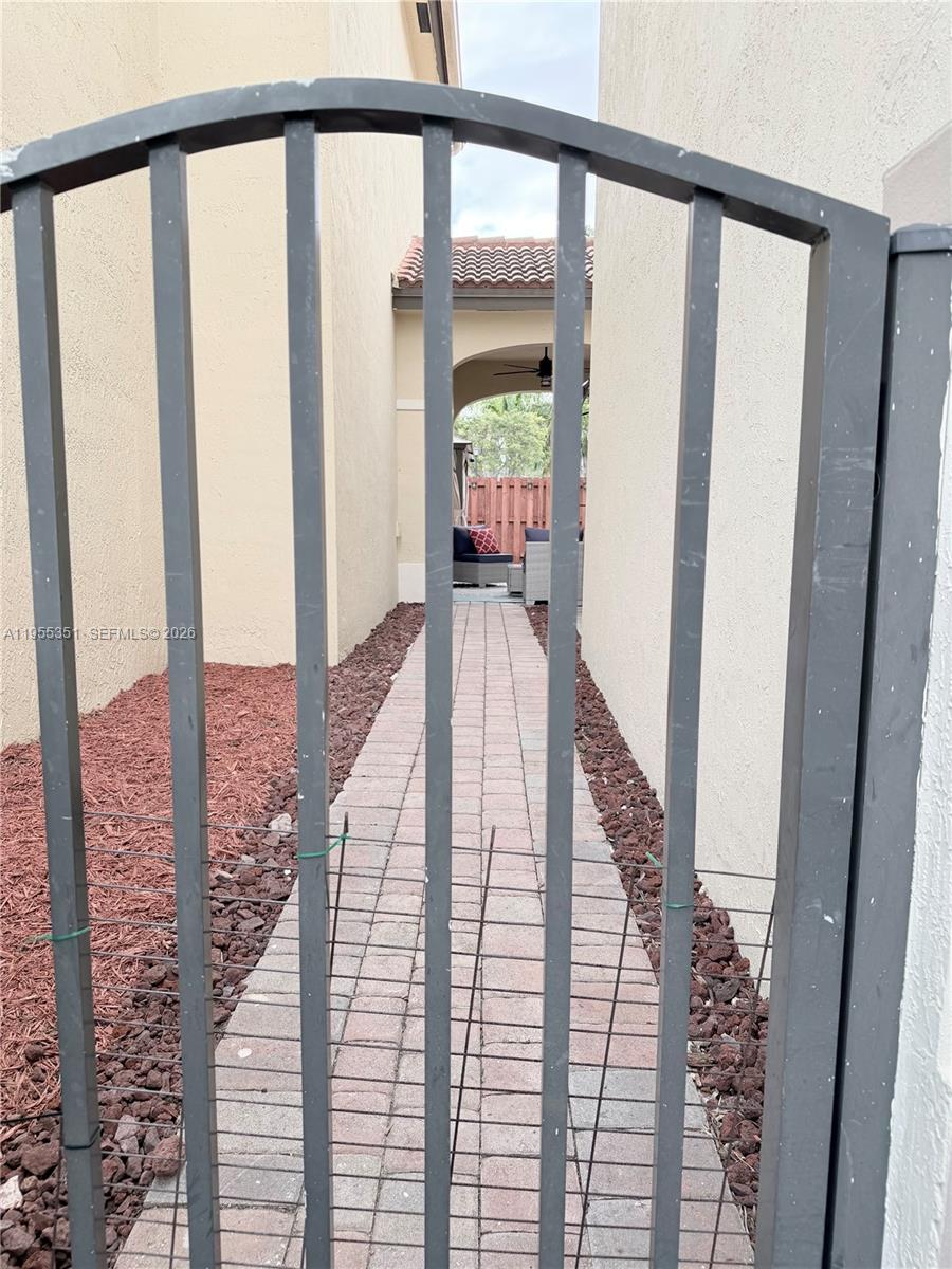 8875 Southwest 227th Terrace Cutler Bay, FL 33190 - Photo 5 of 48