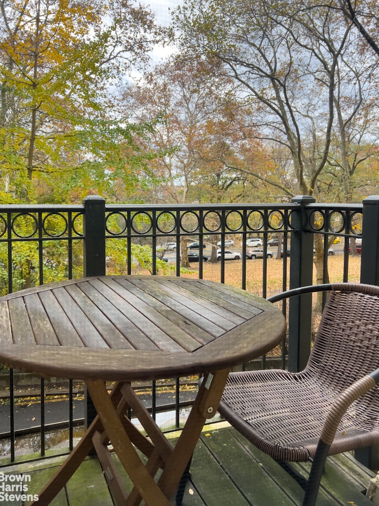 292 Riverside Drive, Unit 3A Manhattan, NY 10025 - Photo 9 of 11 swimming pool view with seating space