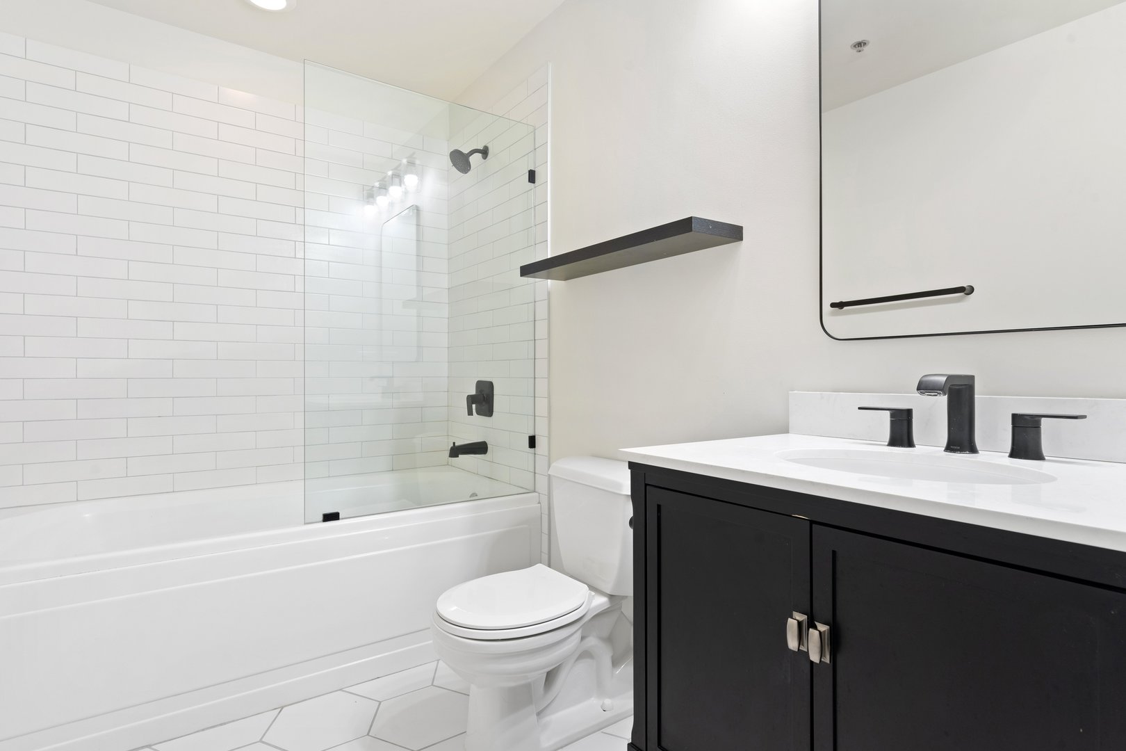 1040 West Adams Street, Unit 122 Chicago, IL 60607 - Photo 14 of 28 Gallery Image 14