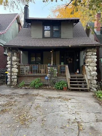 $250,000 | 619 East 42nd Street, Kansas City, MO 64110