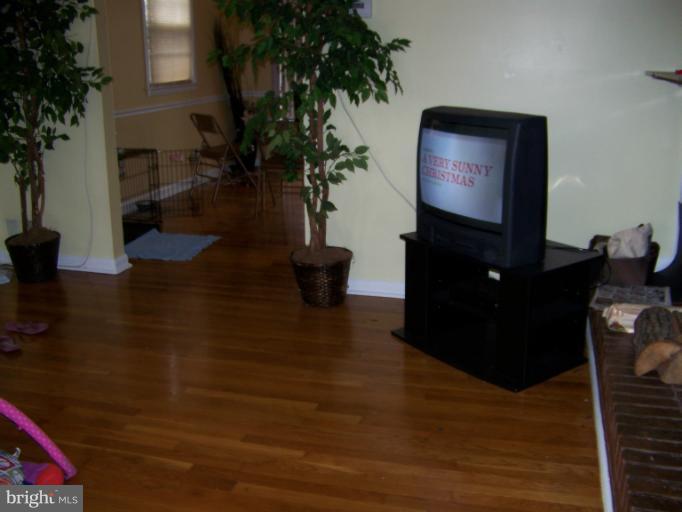 3410 Metzerott Road College Park, MD 20740 - Photo 3 of 13 Living Room
