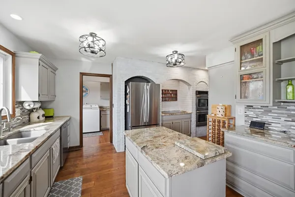 $699,900 | 8N316 McGough Road, Maple Park, IL 60151
