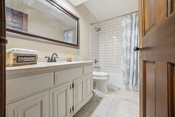 $699,900 | 8N316 McGough Road, Maple Park, IL 60151