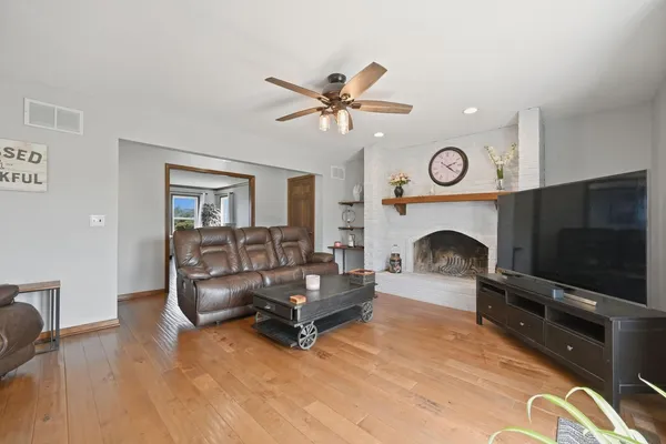 $699,900 | 8N316 McGough Road, Maple Park, IL 60151