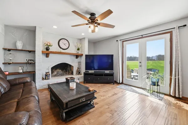 $699,900 | 8N316 McGough Road, Maple Park, IL 60151