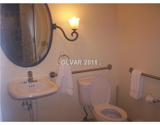 30 Strada Di Villaggio, Unit 142 Henderson, NV 89011 - Photo 4 of 7 Master Bath/Spa.