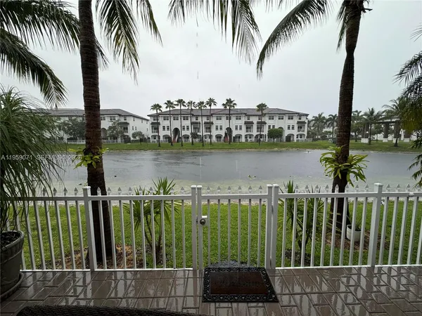 $4,000 | 8905 Northwest 98th Avenue, Unit 8905, Doral, FL 33178