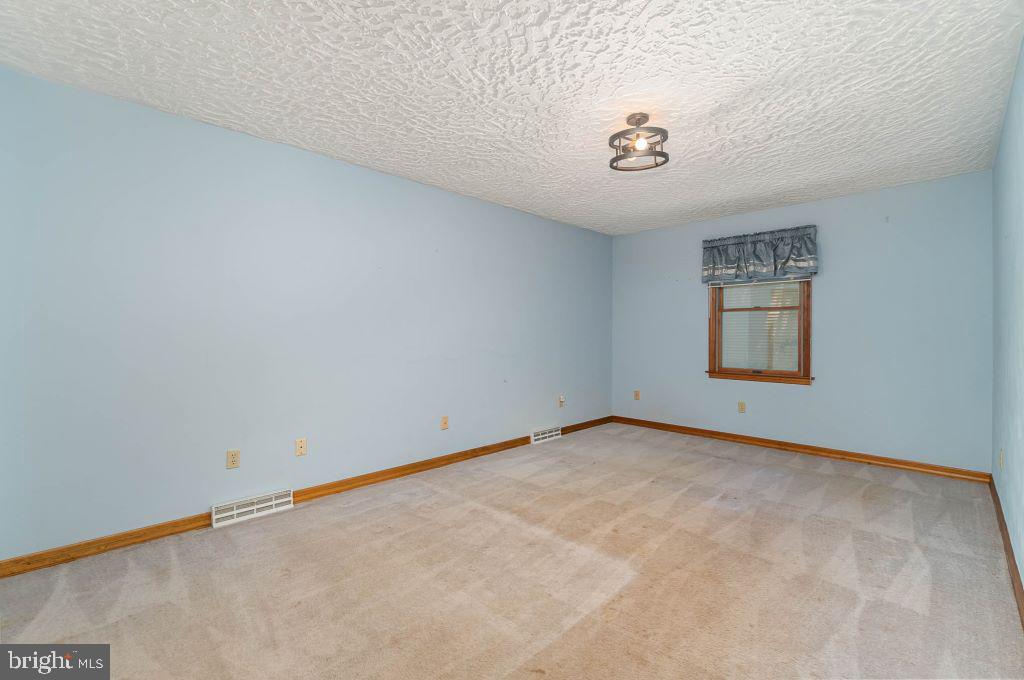 41 Timber Lane Hanover, PA 17331 - Photo 11 of 28