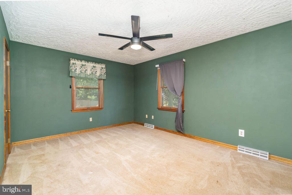 41 Timber Lane Hanover, PA 17331 - Photo 13 of 28