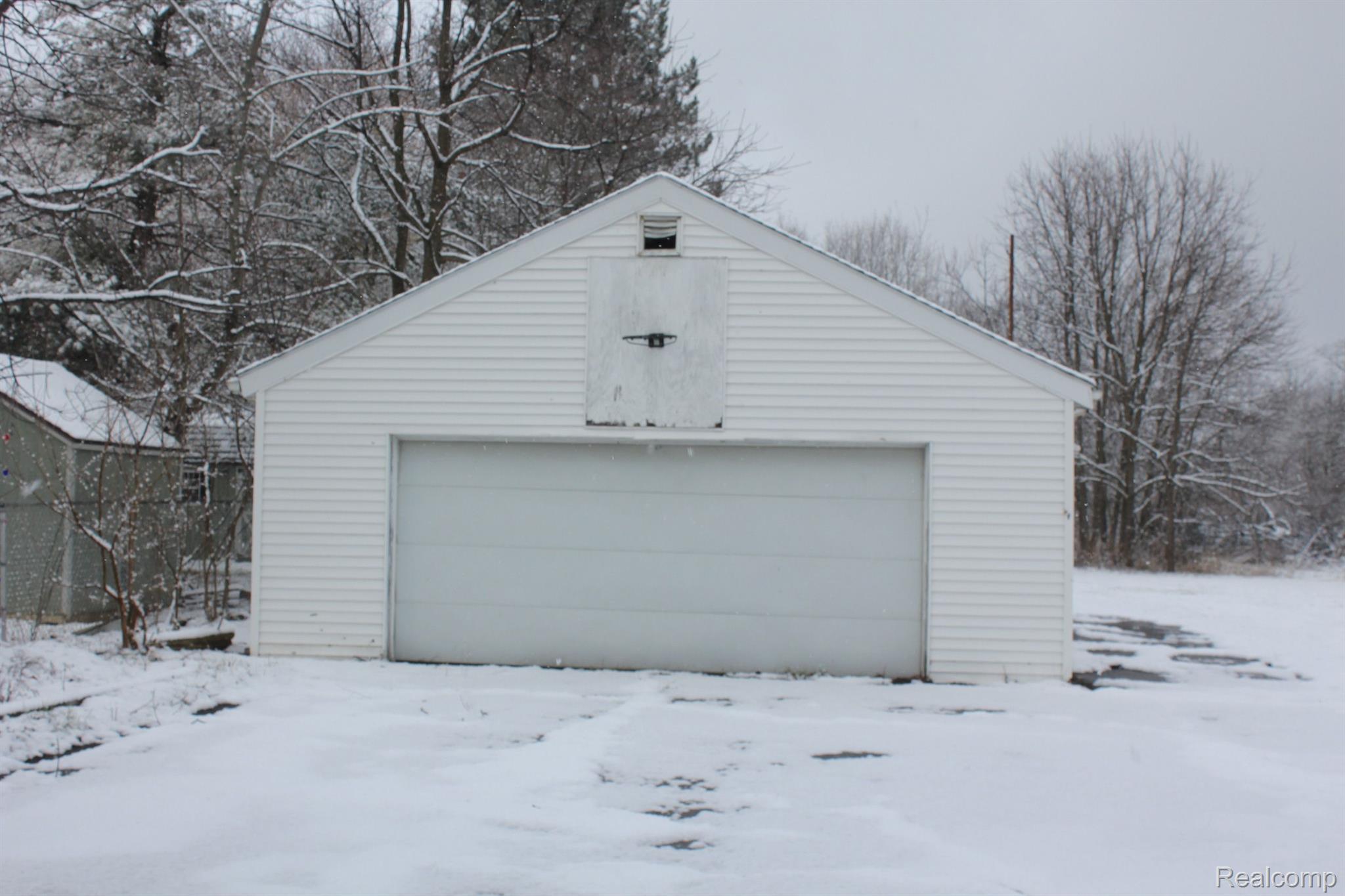 5349 Richfield Road Flint, MI 48506 - Photo 2 of 8 Gallery Image 2